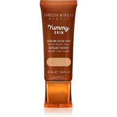 Danessa Myricks Beauty Yummy Skin Serum Skin Tint feuchtigkeitsspendendes Make up mit glättender Wirkung Farbton 4 - Light Skin With Neutral Undertone